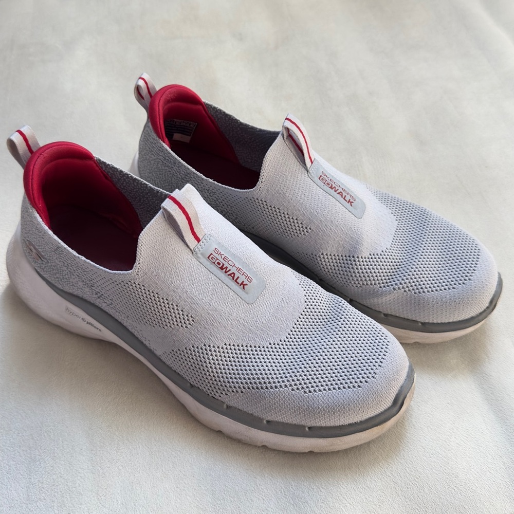 SOLD Men's Skechers Sneakers